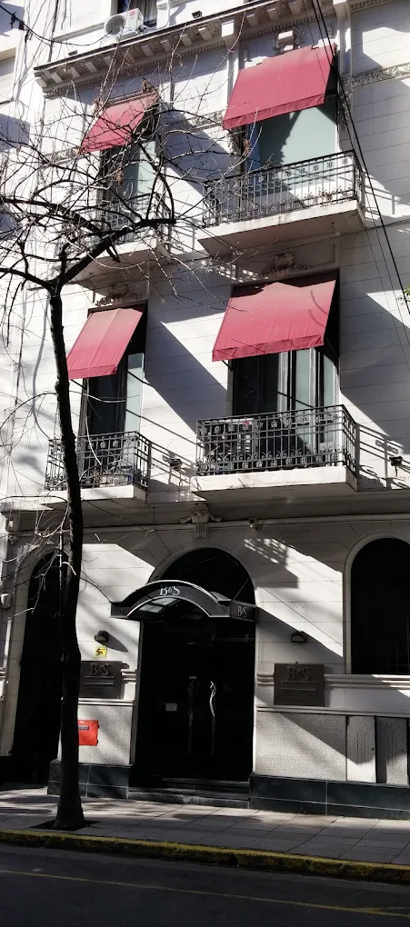 Fachada principal B&S